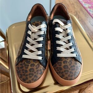 LIKE NEW Dr Scholls leopard tennis shoes